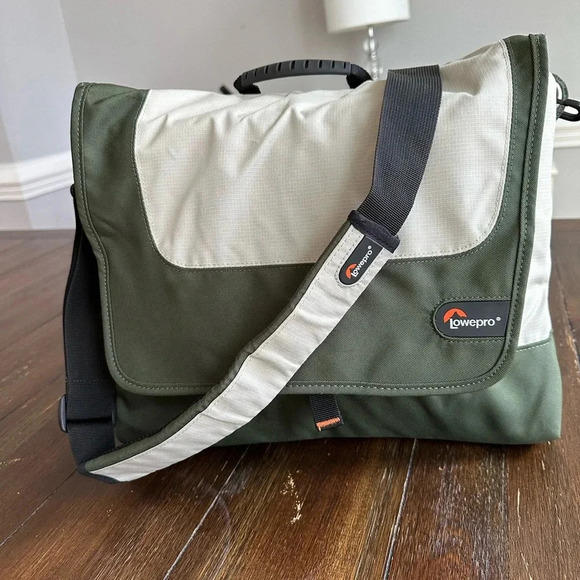 Lowerpro slim briefcase - Picture 13 of 15